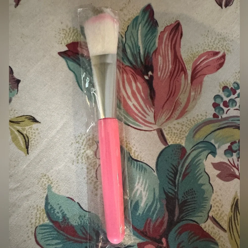 Peptide Bounce Foundation with Brush - Picture 6 of 7